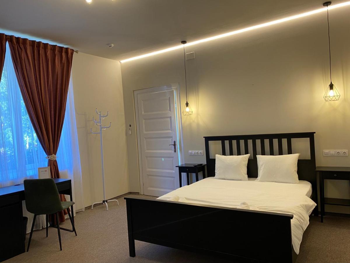 Boutique Rooms With Parking Oradea Exterior foto